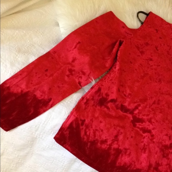 Cold shoulder mossimo red top - Picture 3 of 4